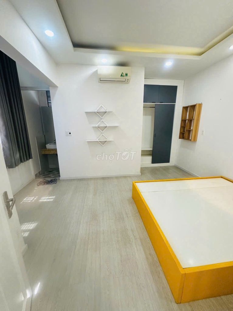 The corner of 8 m dương quảng hàm-7* 5 4 x 16 m 4 5th floor bedroom 6 toilets