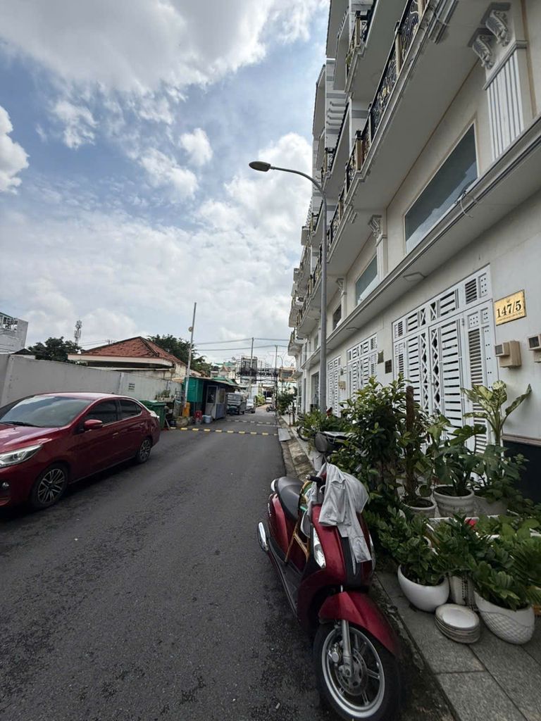 Rent Lux Home Gardens Street in front of the street, full interior houses