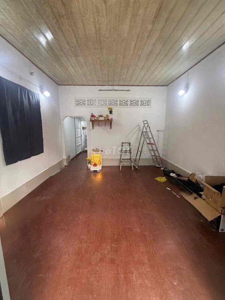 Rent the original house 6 million a month near the Xorph tree market