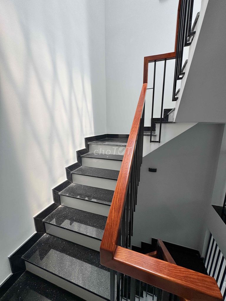 To rent new original houses.