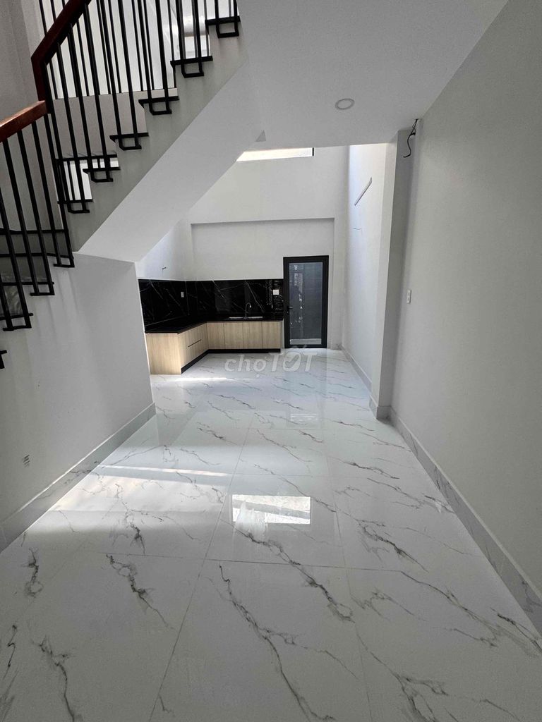 To rent new original houses.