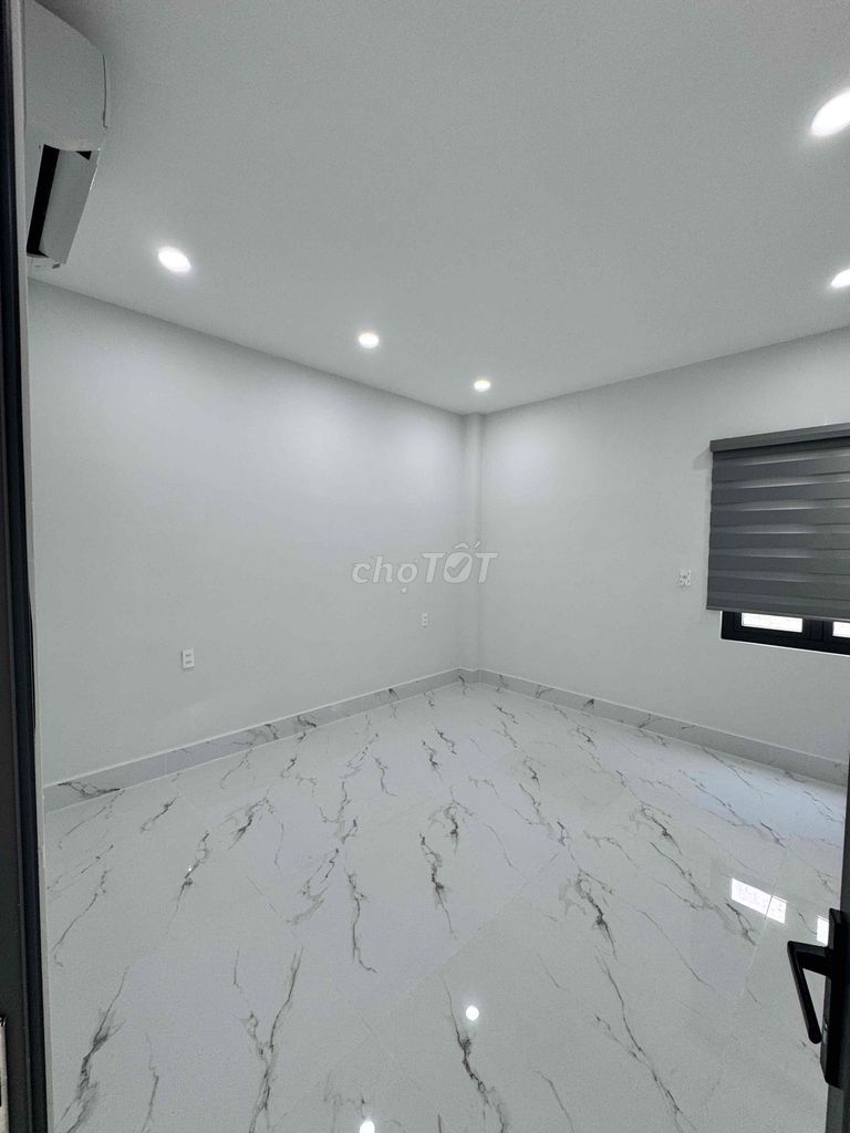To rent new original houses.