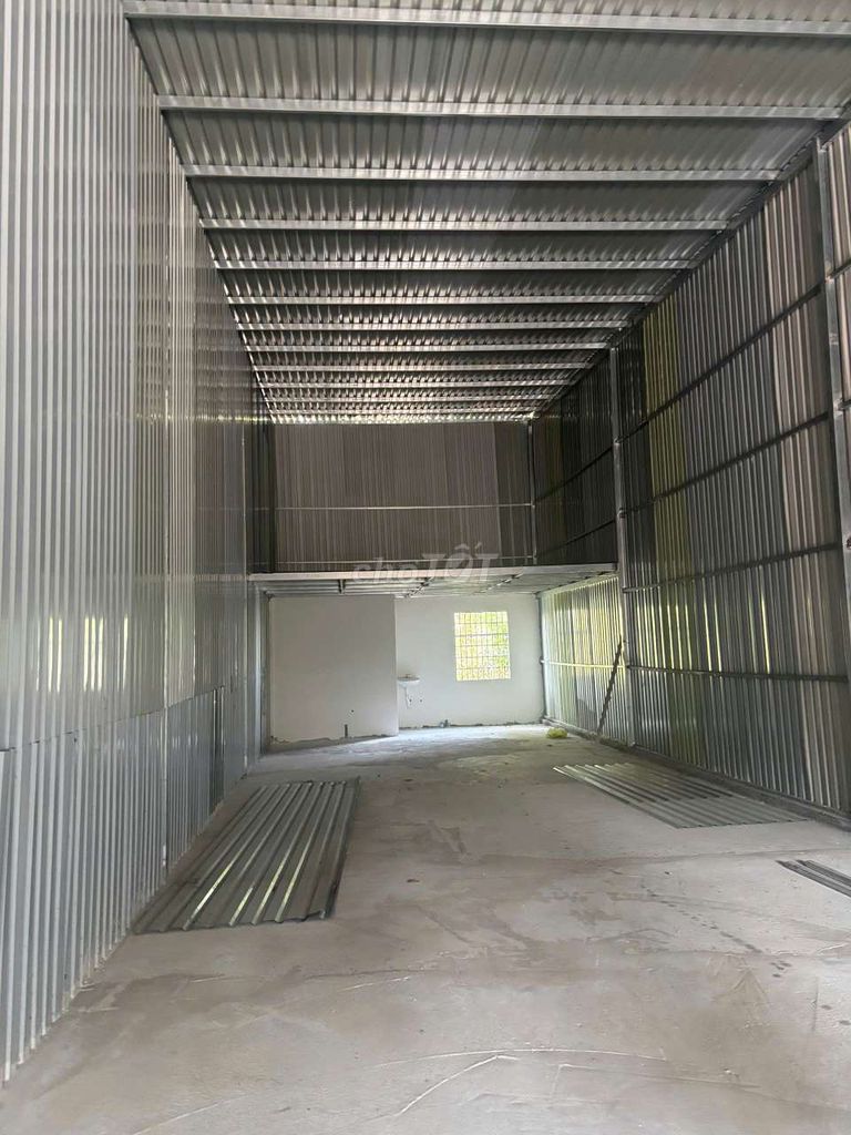 10 million a month -- renting storage 75 M2, truck alley, high-tech areas.