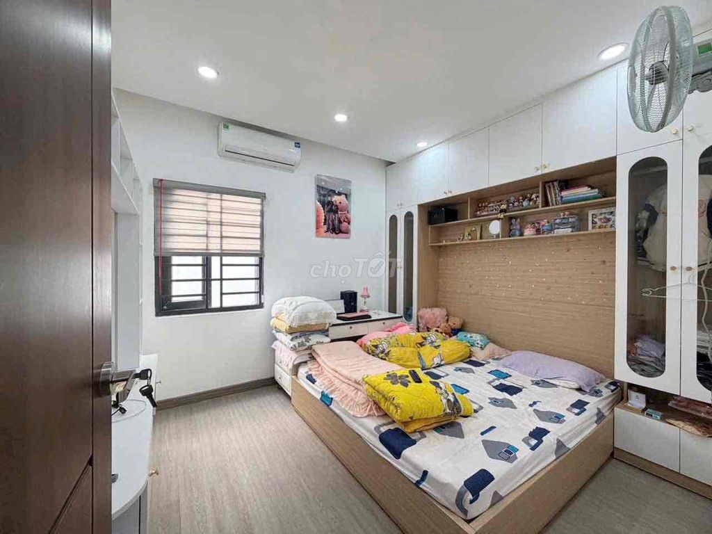 Leveled street level Huỳnh Tấn Phát Nhà Bè interior