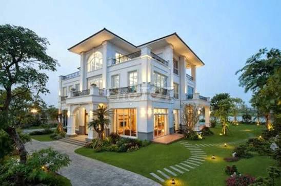 It's the owner of renting the villa 300 meters of Hallelujah Central Park.