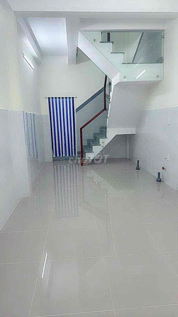 Trần Quý District 11 11th Alley 3 m floor 1 bedroom 2 Toledet 8 million