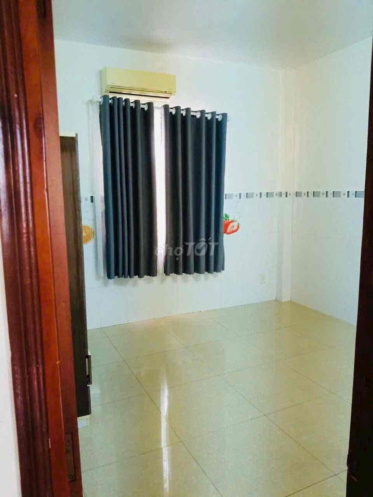 2 floors flat Số 10-- Linh Chiểu just 8.5 million a month.