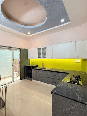 Rent a new house 100% in cash. High Lu, across from ParthMalll, District 8