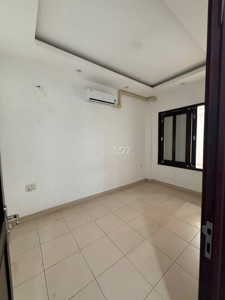 Rent cash 422 Phạm Thái Bường, District 7-- elevators, 6 bedrooms-- 50 million.