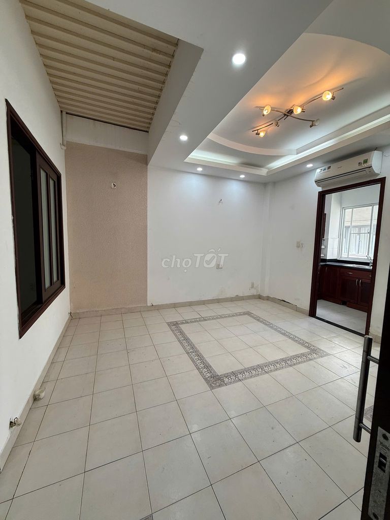 Rent cash 422 Phạm Thái Bường, District 7-- elevators, 6 bedrooms-- 50 million.