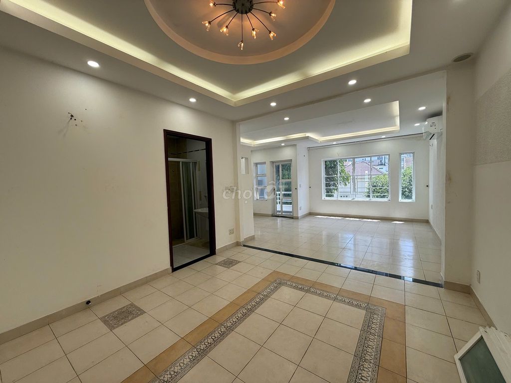 Rent cash 422 Phạm Thái Bường, District 7-- elevators, 6 bedrooms-- 50 million.