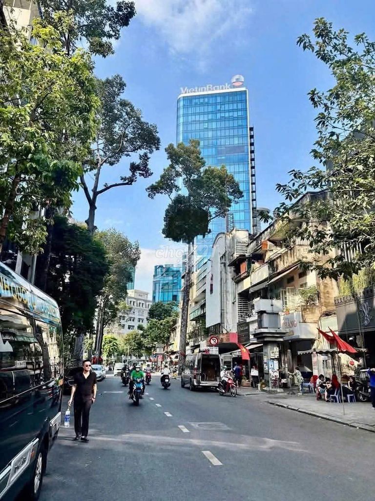 Rent 33-35 Nguyễn Thái Bình, District 1 – 8X20 M, elevator, pcccc