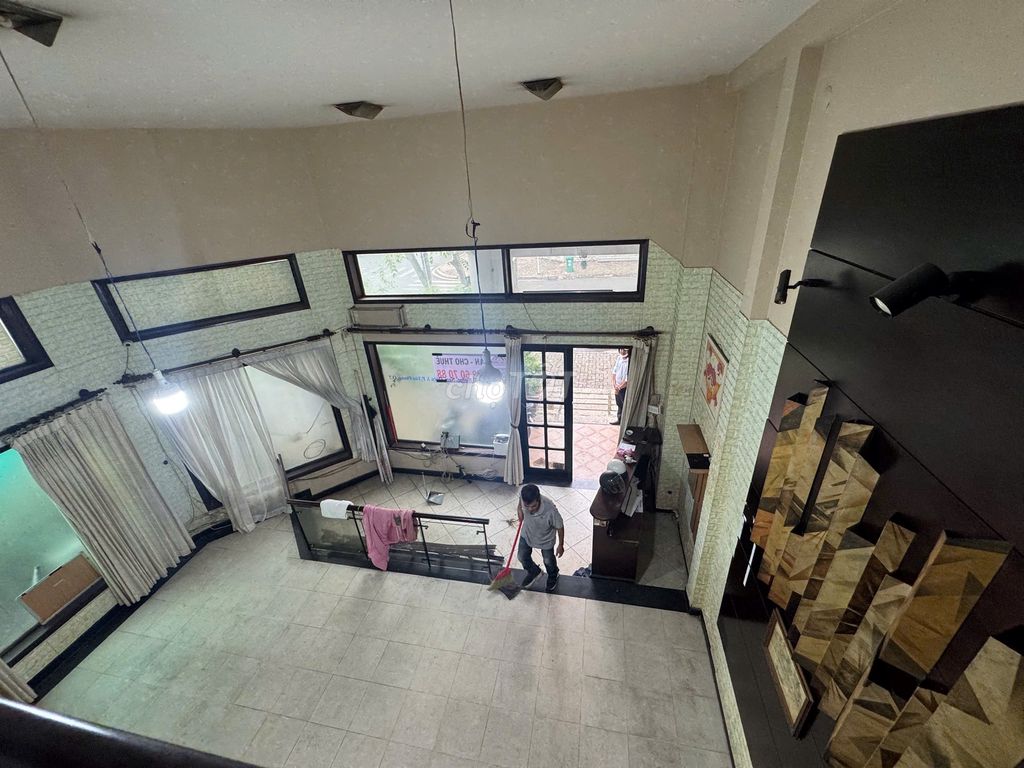Rent house 175 Phạm Thái Bường, District 7 – equal to 9 M, 6 bedrooms - 60 million.