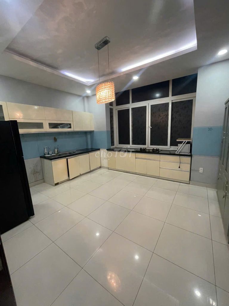 Rents 97 Hoàng Trọng Mậu, District 7-- 4-story vault, 9 bedrooms-- 69 million.