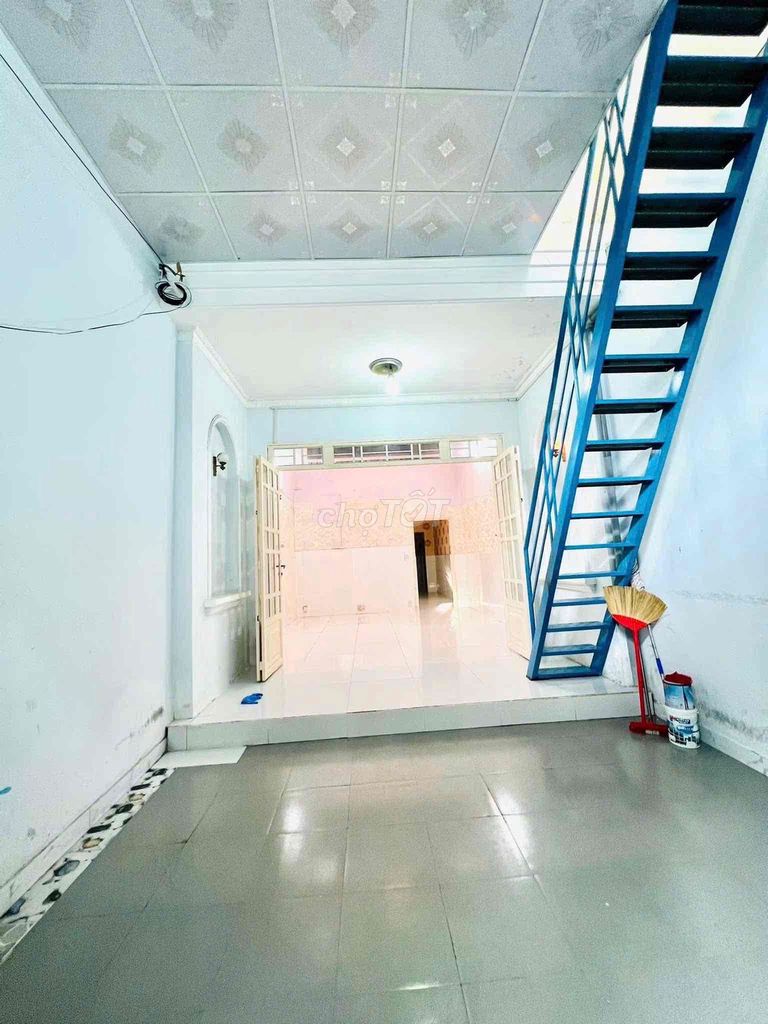 It's too much. Five bedrooms equals 6 m25-8.5 million.