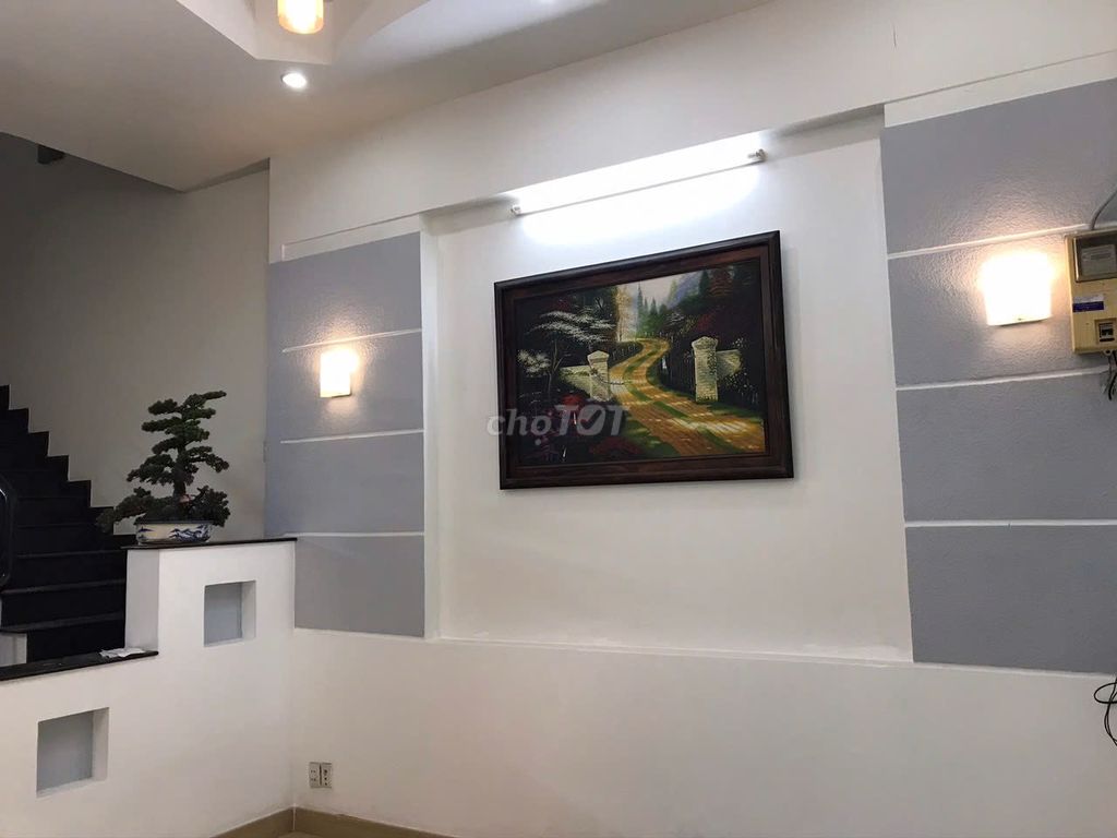 Renting the entire apartment of 1. 102 Bàu Cát 1, 070 14, District Tân Bình.