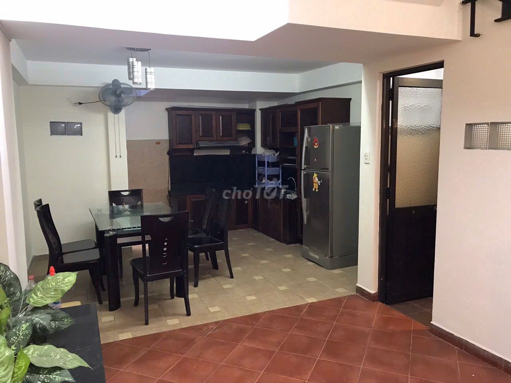 Renting the entire apartment of 1. 102 Bàu Cát 1, 070 14, District Tân Bình.