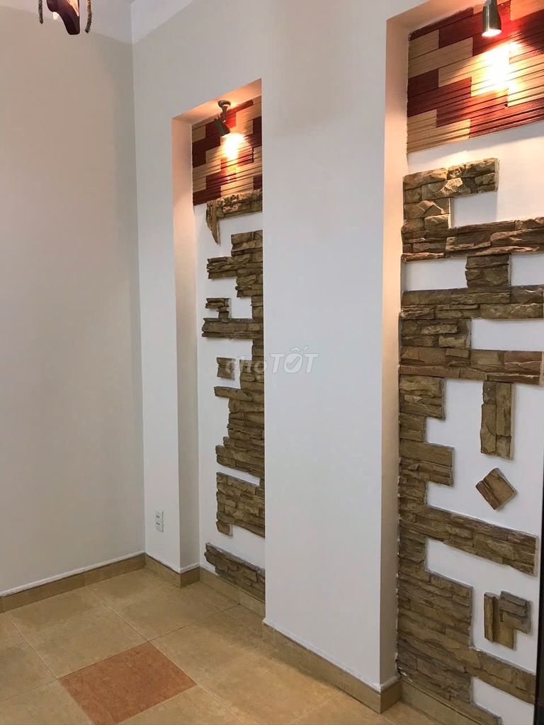 Renting the entire apartment of 1. 102 Bàu Cát 1, 070 14, District Tân Bình.