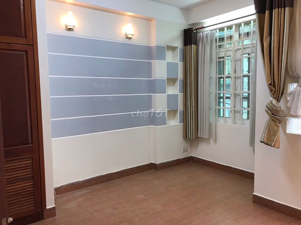 Renting the entire apartment of 1. 102 Bàu Cát 1, 070 14, District Tân Bình.