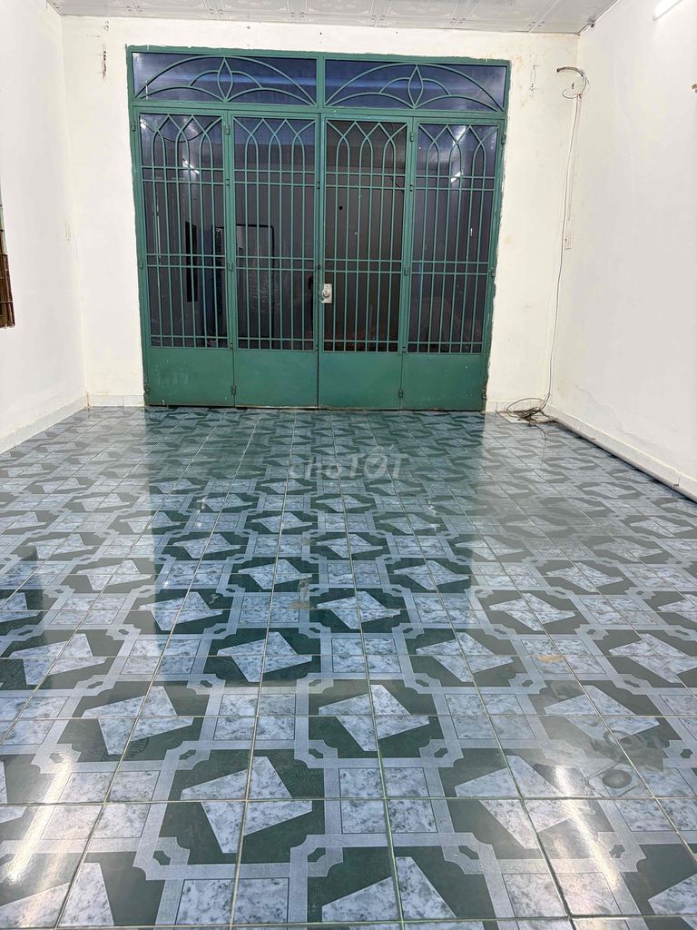 Next to the Thủ Đức station homeowner