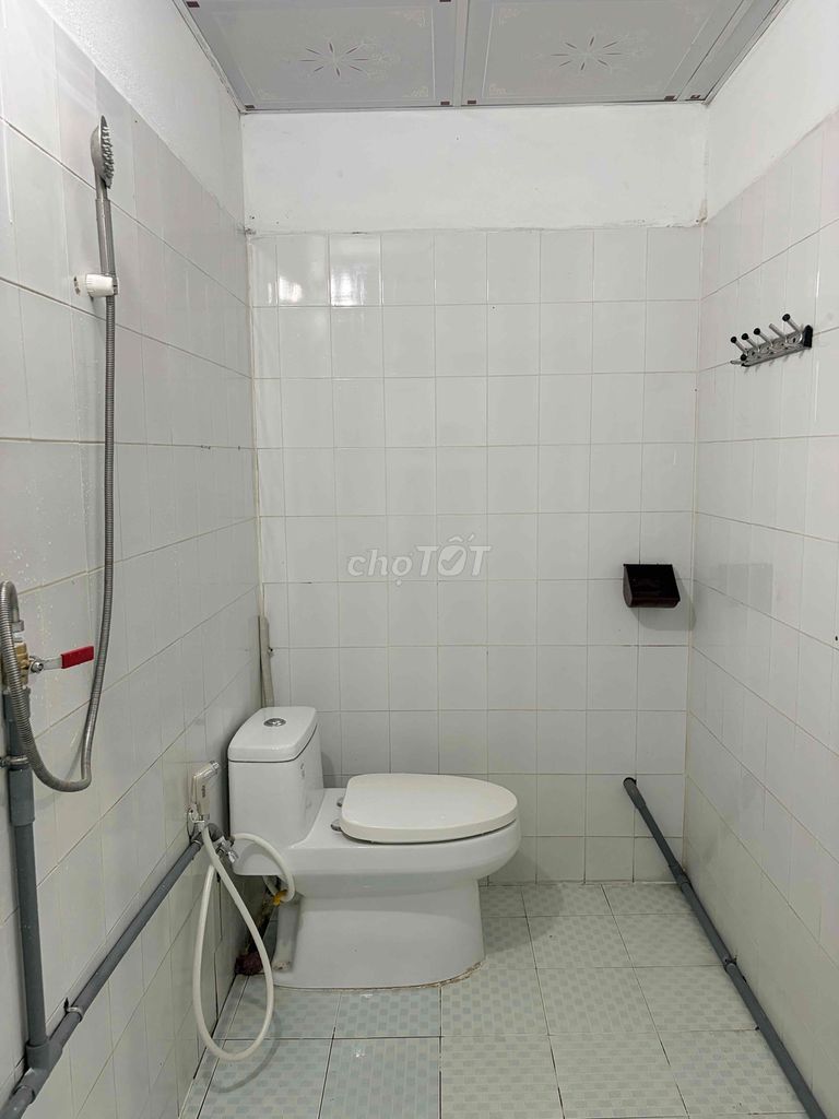 Next to the Thủ Đức station homeowner