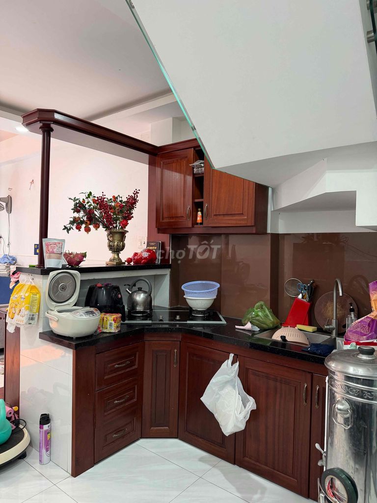 3 suites 10 Nguyễn Đình Chiểu.