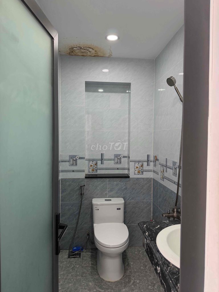 3 suites 10 Nguyễn Đình Chiểu.