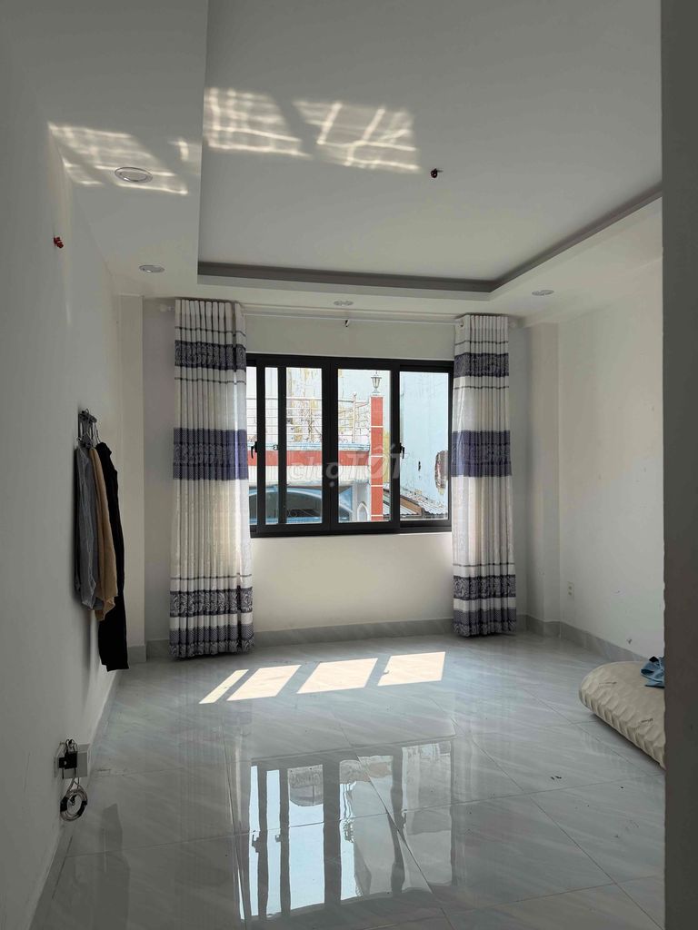 3 suites 10 Nguyễn Đình Chiểu.