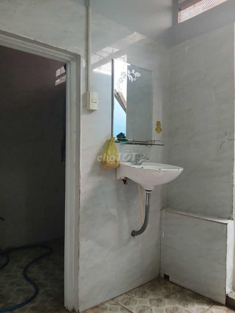 Rent the entire business alley 243 Mã Lò*20 meters 2-foot bedroom 8 meters