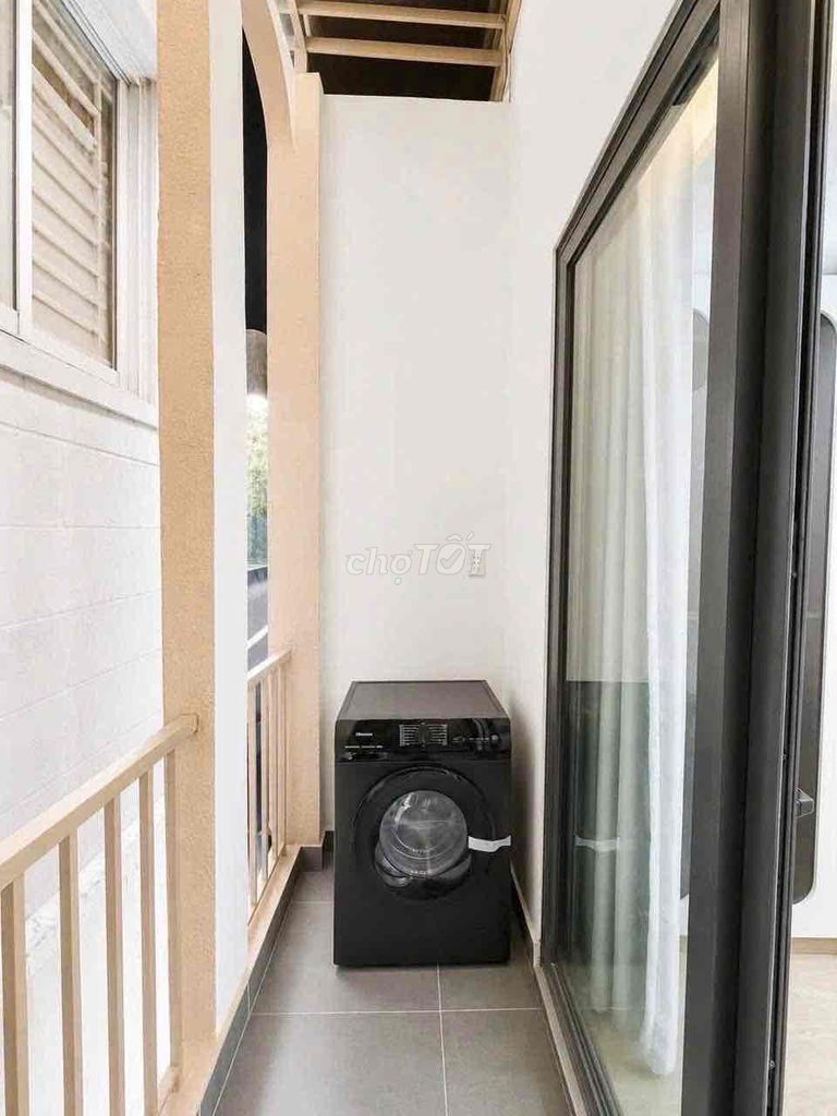 Rent the entire four bedrooms, three toilets in the center. Good to see you.