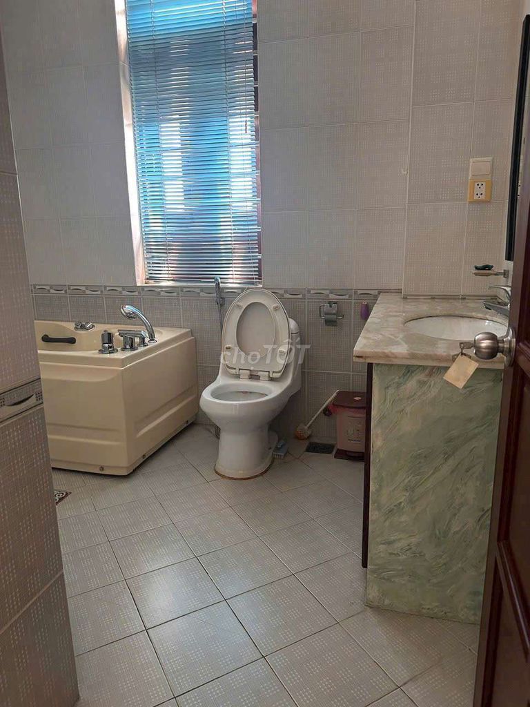 The villa rents the rocket 11 x 20 meters kc 3 level bin interior 45 trieu aeon bt