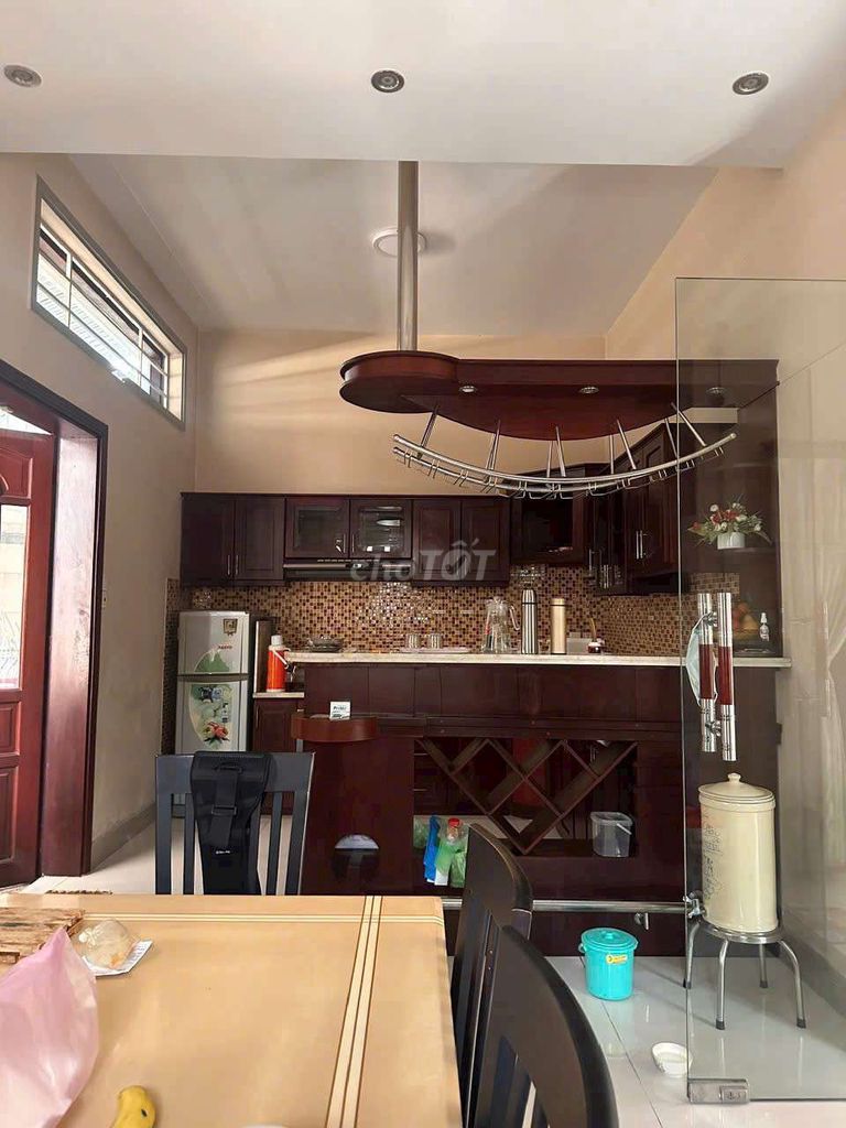 The villa rents the rocket 11 x 20 meters kc 3 level bin interior 45 trieu aeon bt