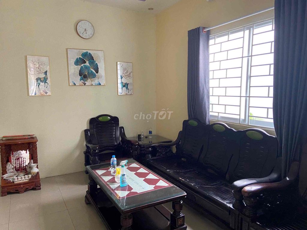 Front floor truck - full interior - 3 bedroom 2 toilets