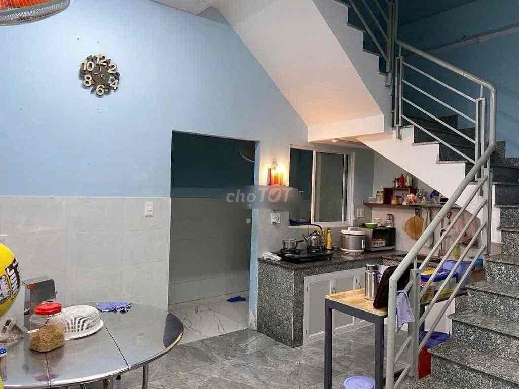 Rent the original house. A free số 33 street. 5 x20 meters 2 floors.