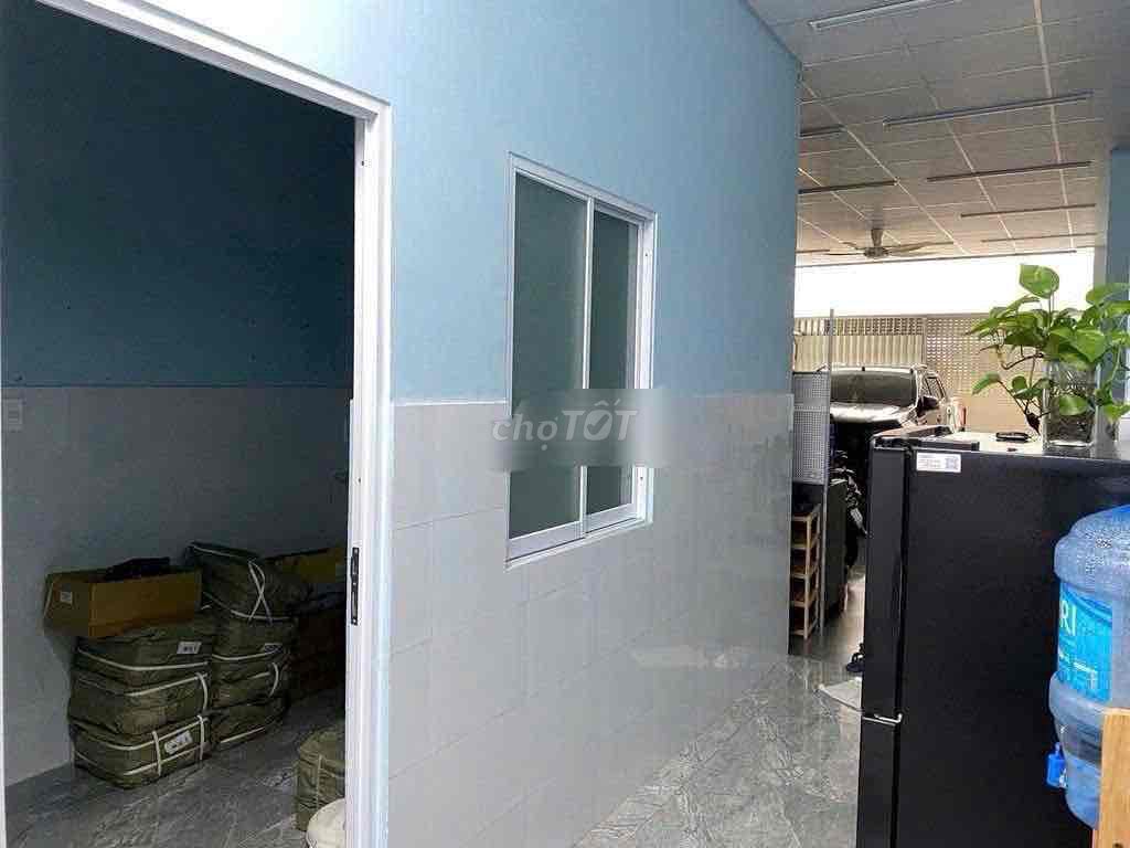 Rent the original house. A free số 33 street. 5 x20 meters 2 floors.