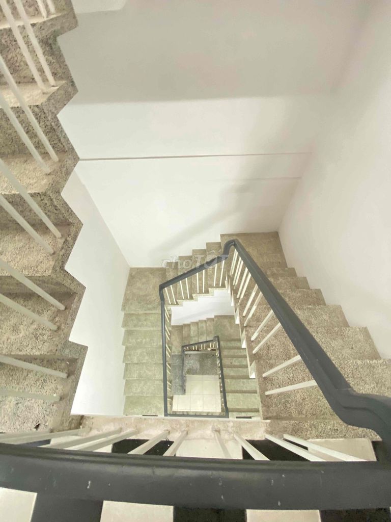 Rent Kinh Dương Vương District 6th Channel. Six-foot-four-two-four-four-four-four. Twenty-millionth floor.