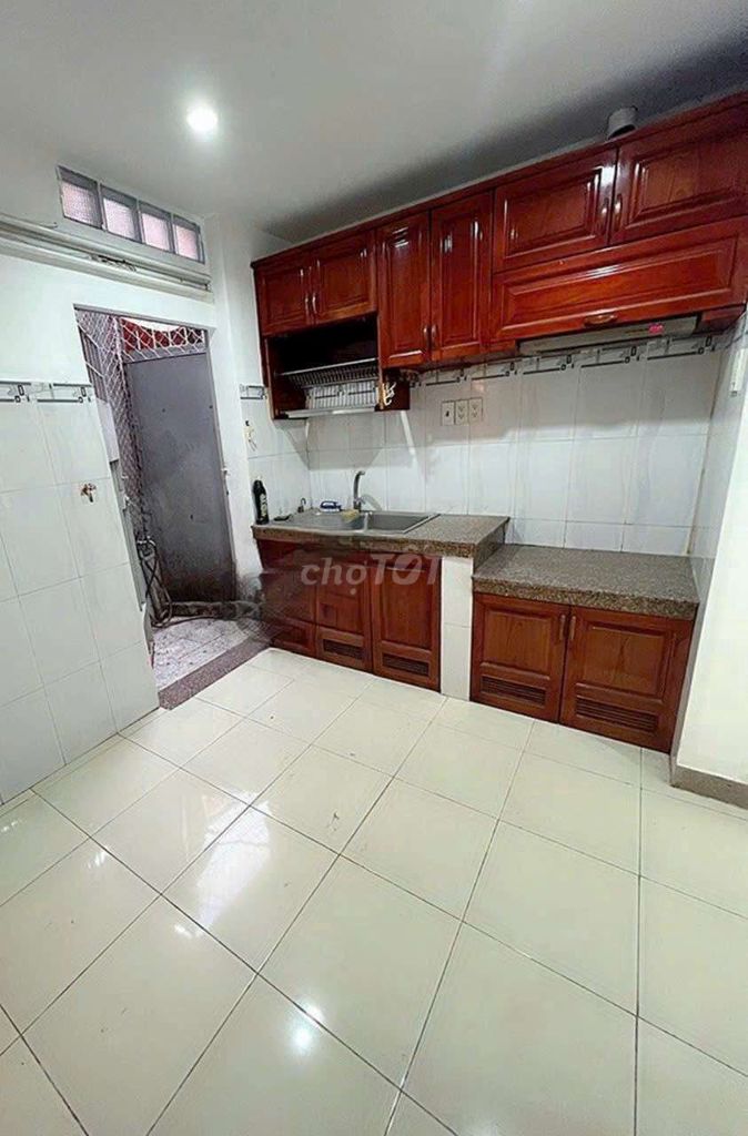Nice new 5 x 11 million upstairs 2 bedroom 2 with German Square 5 Phú Nhuận