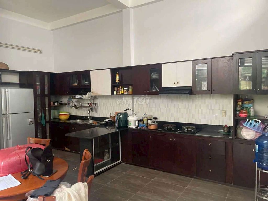 Rent the villa for 500 M2.