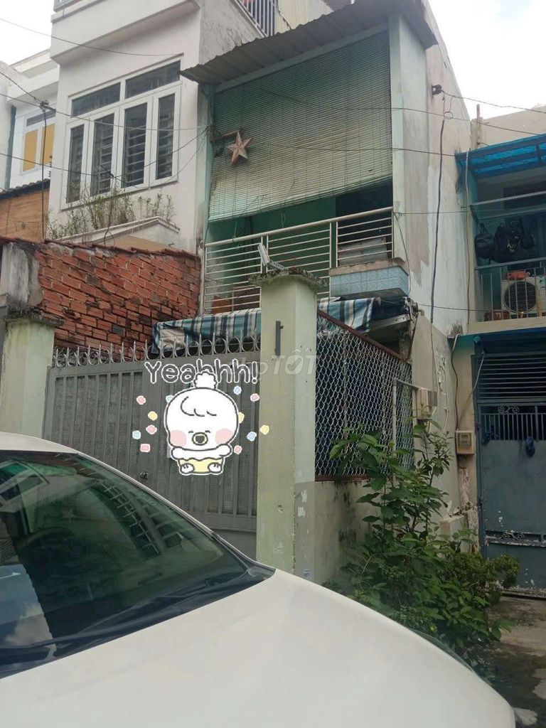 Rent a 1st floor 2 blocks down the back of the 730 car near the market.