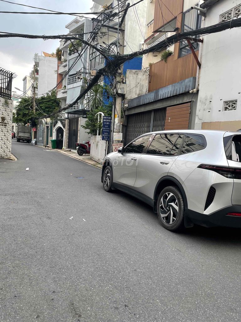 Hire the Masters - Nguyễn Thị Huỳnh-7* 8 Phú Nhuận - 15 million a month.