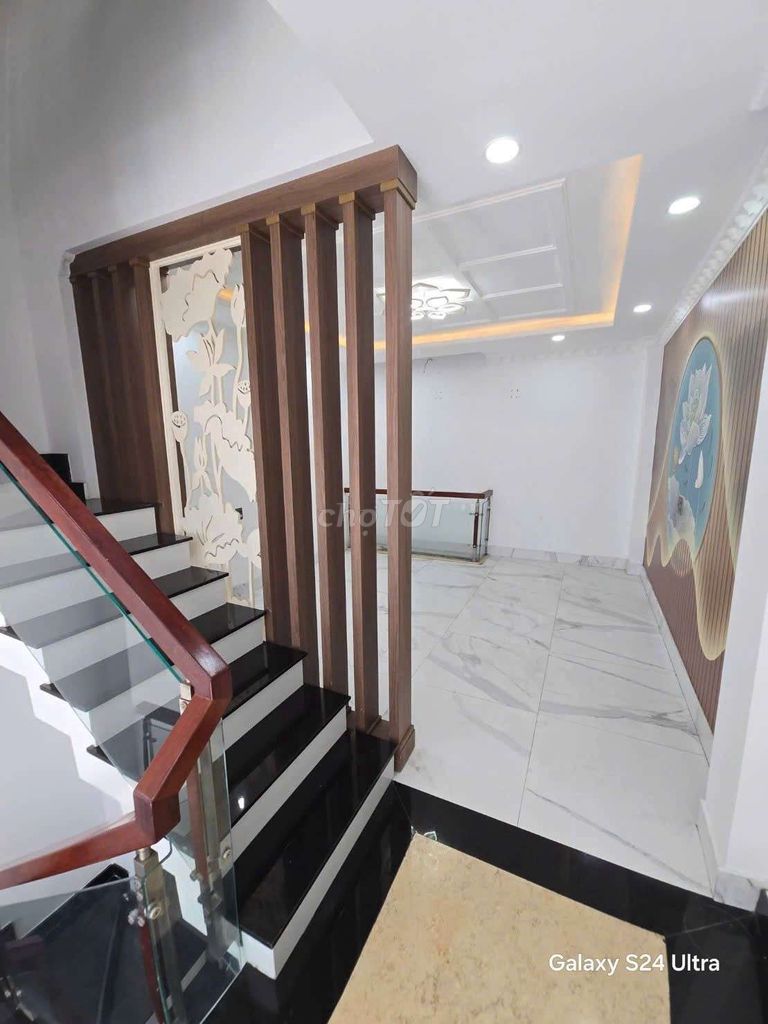 Nearly cv Gia Funhu 4 floors per month