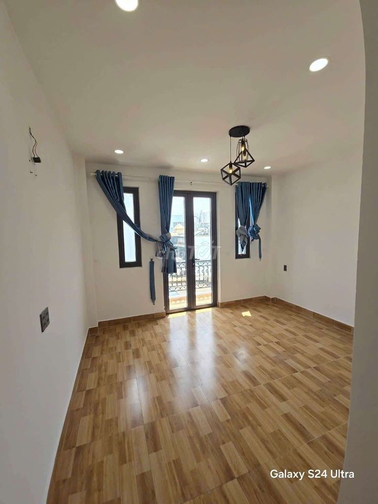 Nearly cv Gia Funhu 4 floors per month