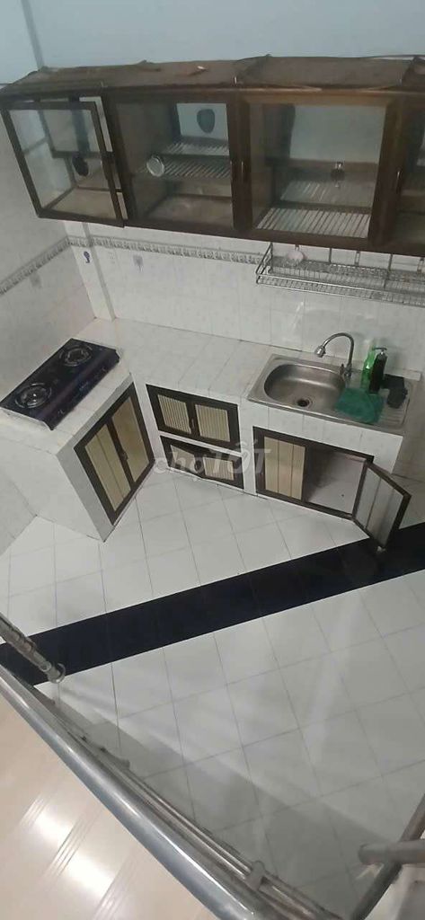Rent the entire alley. Two bedrooms. Two air conditionings.