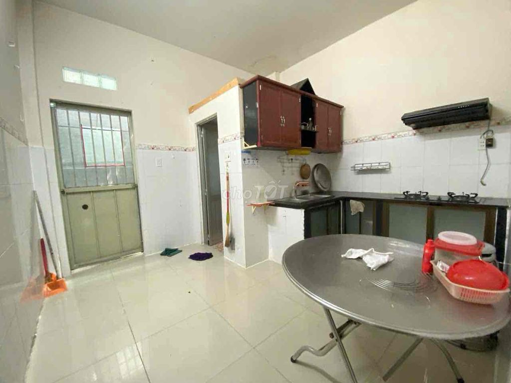 Bà Điểm 4 x 18 1 ft 1st floor 3 room (under 1, over 2) 2 sugar toilets