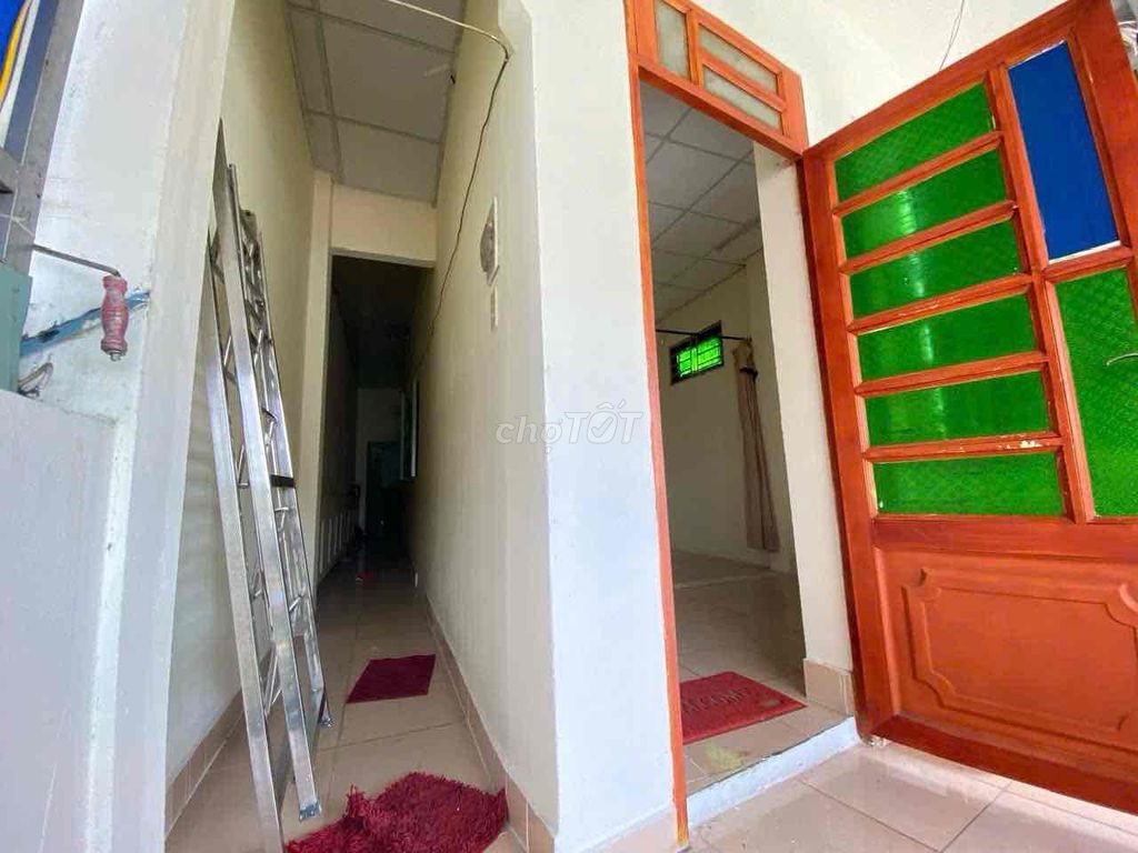 Bà Điểm 4 x 18 1 ft 1st floor 3 room (under 1, over 2) 2 sugar toilets
