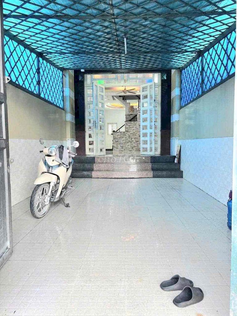 The owner himself [4 x 25] 3/5 floors (6 bedroom,4 toilets) Mtkd Chiến Lược — the stove