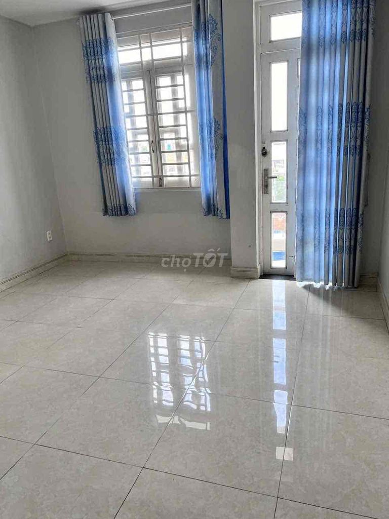 The owner himself [4 x 25] 3/5 floors (6 bedroom,4 toilets) Mtkd Chiến Lược — the stove