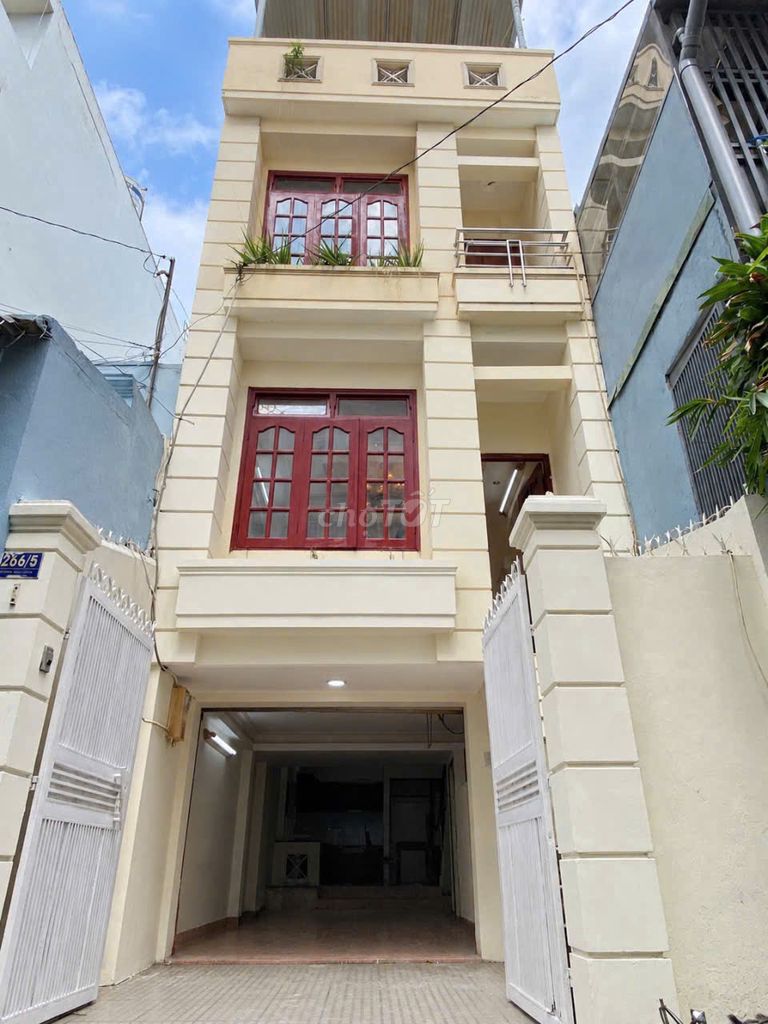 4 x 18 meters 1 .1 3rd floor