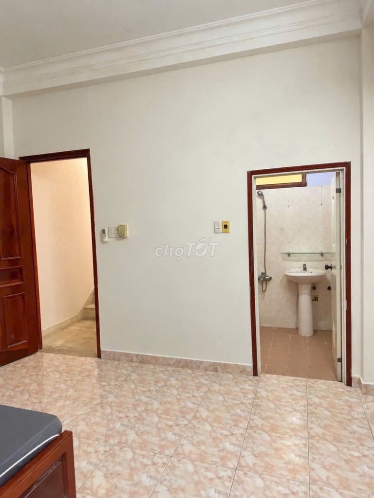 4 x 18 meters 1 .1 3rd floor