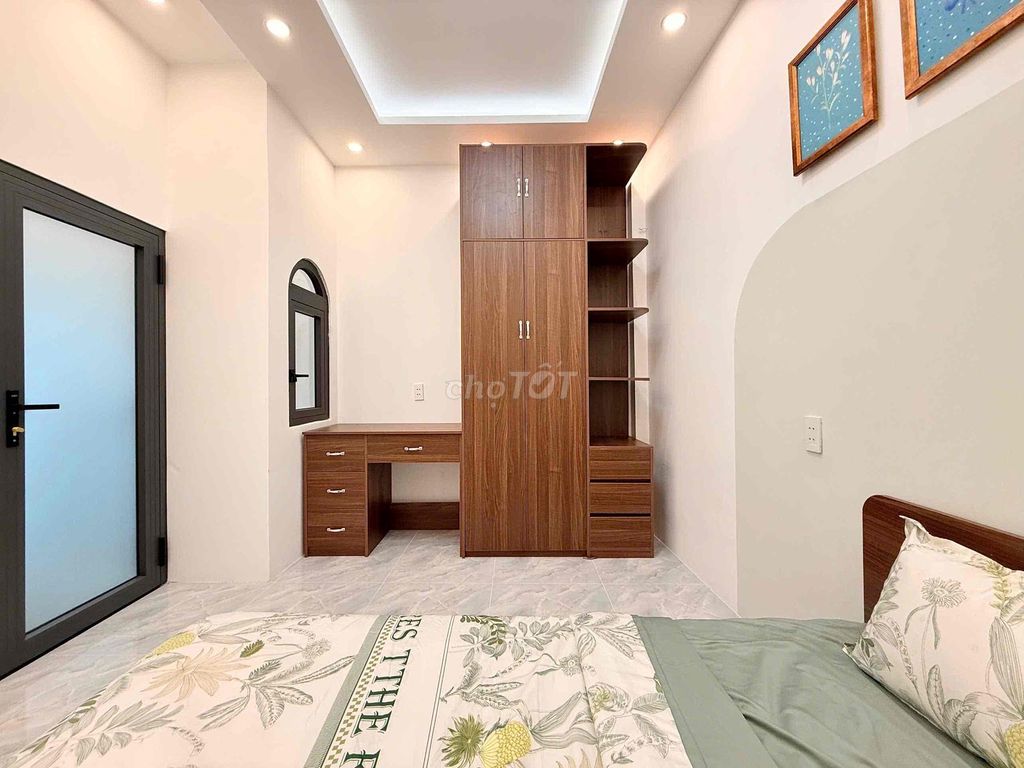 It's the owner who rented the Nơ Trang Long Bình Thạnh Bình Thạnh 3 bedroom 3 toilets 18 million